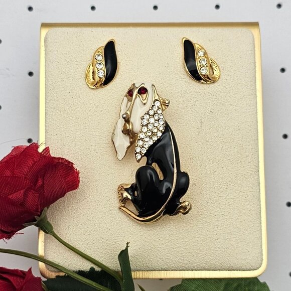 Vtg Brooch & Earrings Bassett Hound Dog 70s Classy Elegant Statement Jewelry Set - Picture 1 of 16